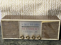VINTAGE ADMIRAL DUAL SPEAKER TUBE RADIO AM/FM /AFC PHONO RECEIVER Y3917 TESTED