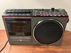 Vtg General Electric GE Model 3-5233B AM/FM Stereo Radio/Cassette Recorder WORKS