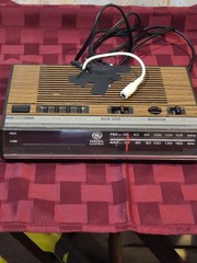 Vintage GE Woodgrain AM/FM Digital Clock Radio Model 7-4624 – Powers On!