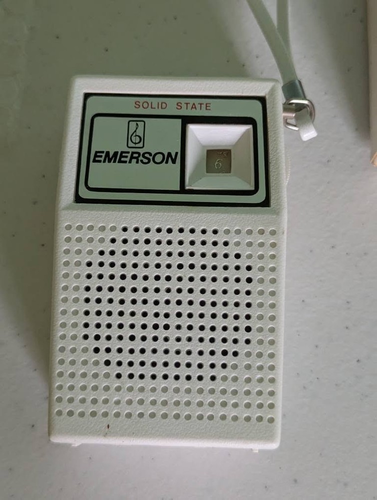 Emerson P-4000 Pocket Am Radio Solid State with box and manual not tested