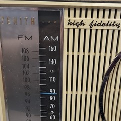 Zenith C845Y AM/FM Vintage Radio Loudness Bass-Treble Phono AFC High Fidelity