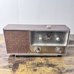 Vintage Motorola Solid State Clock Radio Mode XC33FW – Light Doesn’t Work