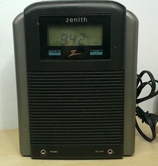 Vintage Zenith Digital Alarm Clock Radio With AM/FM/TV/Weather Bands Z203B WORKS