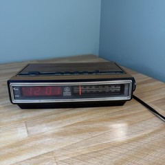 VTG General Electric GE Alarm Clock AM/FM Radio 7-4625C Wood Grain WORKS (Read)