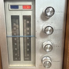 Fab Panasonic MCM Am Fm Radio RE-7487 w/Door Danish Style Teak – As Is