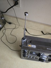 SONY FM/MW/SW 5 Band Receiver Model ICF-5900W w/Power Supply