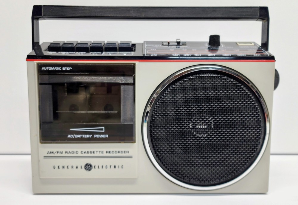 Partial Working Radio GE General Electric AM/FM Cassette Player Recorder 3-5244B
