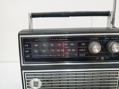 Vintage Magnavox Model 1R1201 AM / FM Radio Made in Japan Retro – *READ*