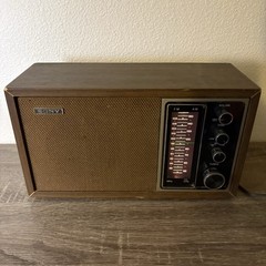 Vintage 1970&rsquo;s SONY TFM-9440W Solid-State AM/FM Table Top Radio Works!