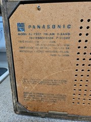 Vintage Panasonic RE-7257 AM/FM Radio, Japan -needs Cleaned, read!!