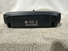 GE General Electric Portable Radio 7-2664A AC/DC AM/FM Vintage