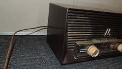 Vintage Motorola Golden Voice Bakelite Tube Radio