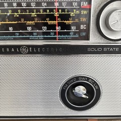 Vtg General Electric World Monitor P-990A 17 Transistor 5 Band Radio Tested