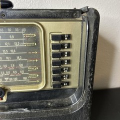 Vintage Zenith TransOceanic ShortWave Radio, model B600