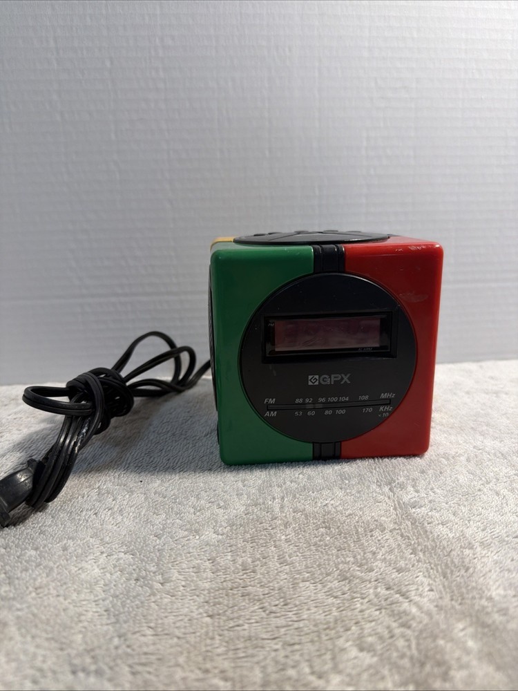 D530 Vtg 1990s GPX Gran Prix ALARM RADIO CLOCK rubiks simon Multi-Color CUBE