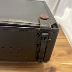Vintage SounDesign Model No. 2297 AM / FM Radio AC-DC AFC Leather Bound – VGC