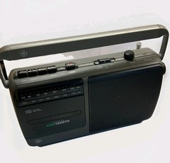AM/FM Radio Cassette Recorder Portable Boombox Tested Working GE 3-5264A W Tape