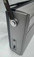 VINTAGE MAGNAVOX AM/FM/ TV AUDIO MODEL 2305 – MADE IN HONG KONG