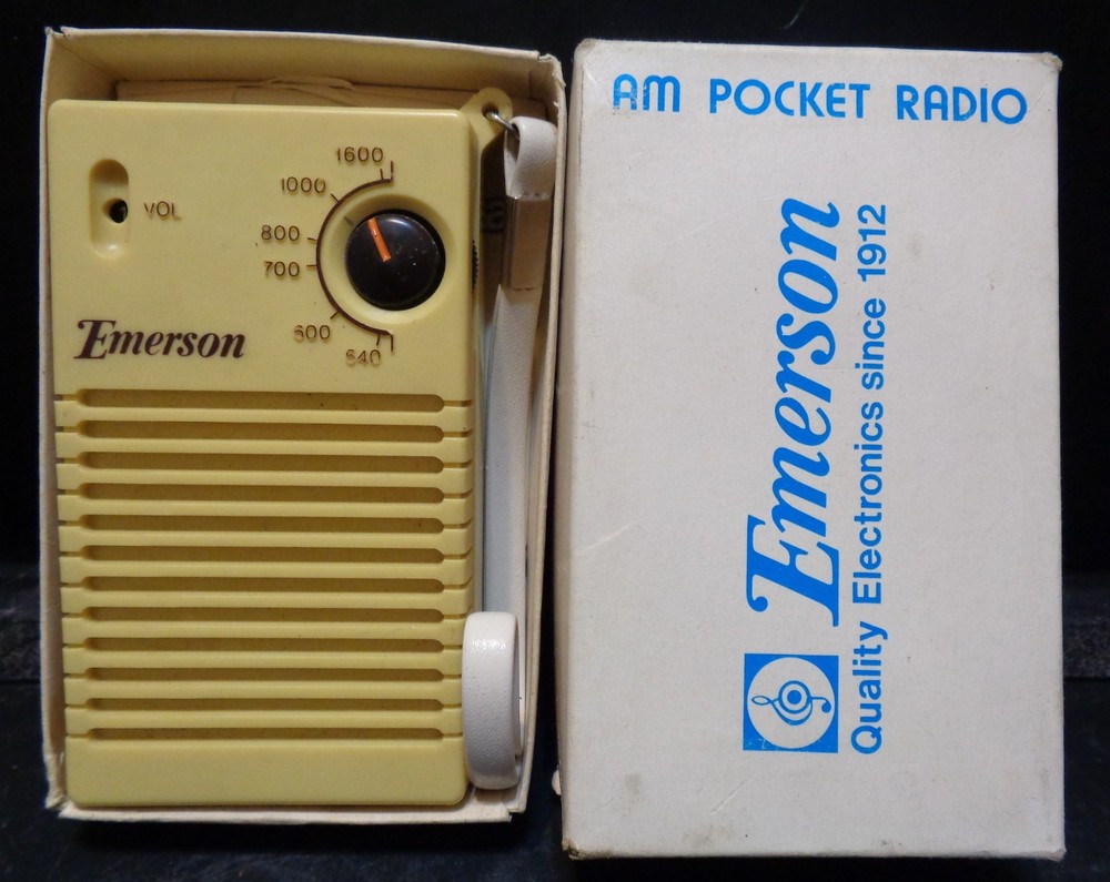Vintage 1977 EMERSON AM Pocket Radio P3300 Off White W/ Box & Instructions Works