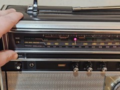 SONY CRF-5090 Earth Orbiter 9-Band SW/MW/LW/FM Radio Powers ON WORKS READ
