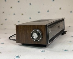 Vintage LLOYDS AM / FM Flip Clock Model J615-175A Working – WITH BLUETOOTH