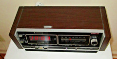 1970s WORKING vtg ZENITH Model H480W Stereo Clock Radio LED Clock Analog Tuning