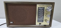 Realistic Model No. 12-689 MTA-8 Series AM/FM Radio Tested Works Great Condition