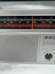 VINTAGE MAGNAVOX AM/FM/ TV AUDIO MODEL 2305 – MADE IN HONG KONG
