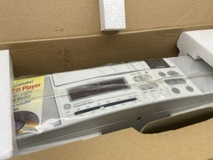 New! GE Spacemaker 7-4290 Under Cabinet AM/FM Radio CD Player Light Clock NOS