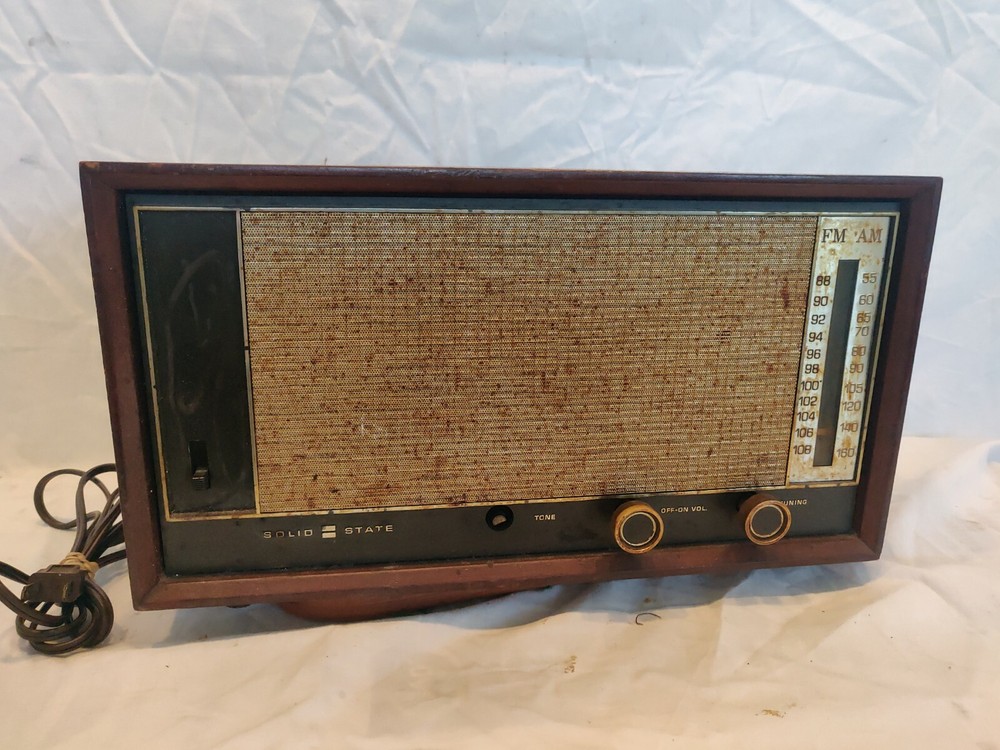Rare Vintage Zenith Mid Century Solid State FM AM Radio Dial Tuner Z426W works.