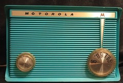 Vintage 1960 MOTOROLA A8J25 Turquoise Aqua Tube Radio MCM Mid Century Atomic