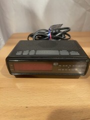 Electro Brand Model : 4610 Am/fm Clock Radio In Working Condition