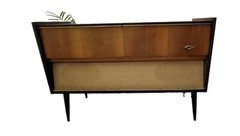 Grundig Majestic Console Radio SO 132 US 43.5 x 29.5 x 15.5 In Fair Condition