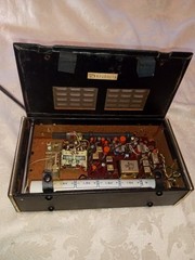 Vintage HOLIDAY FM AFC AM 10 TRANSISTOR MODEL 15-192. For Fixing or parts