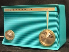 Vintage 1960 MOTOROLA A8J25 Turquoise Aqua Tube Radio MCM Mid Century Atomic