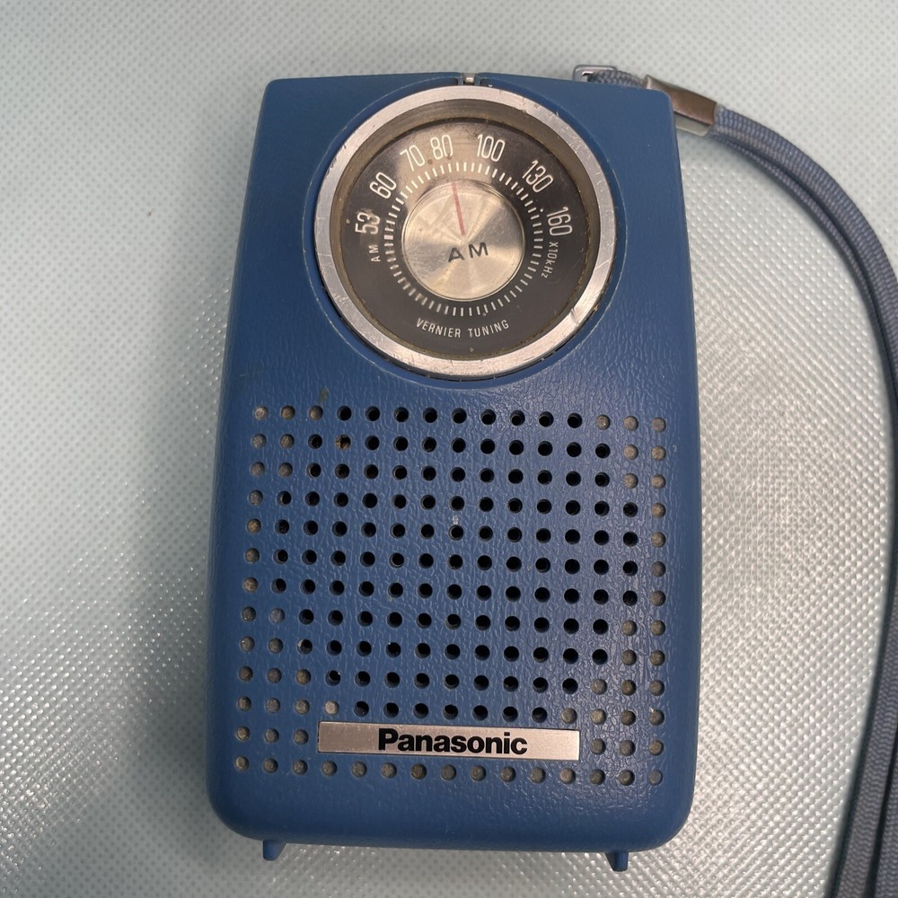 VINTAGE PANASONIC MATSUSHITA AM TRANSISTOR RADIO MODEL R-1052 BLUE