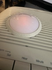 Rare Vintage Realistic MODEL NO, 3653-1VY AM/FM Clock Radio Night Light 80’s 90s