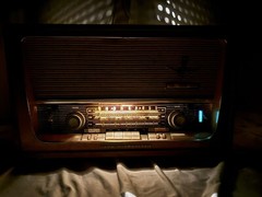 Grundig Majestic 2077 Tube Radio Tabletop German Lights Up And Played Music