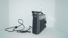 Retro Vintage REALISTIC RADIO SHACK 12-625A AM FM Portable AC DC Radio – Works