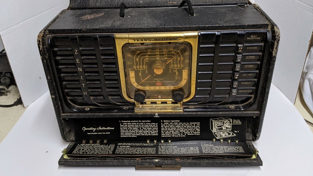 ZENITH TRANS-OCEANIC Short Wave Radio