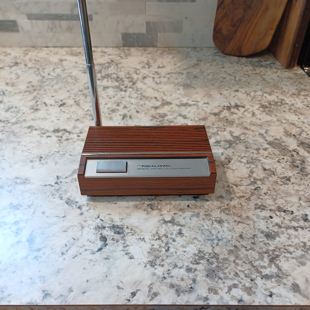 Realistic Crystal Controlled Weatheradio, works
