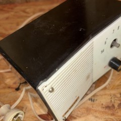 Vintage De Ville Radio, atomic era AM