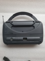 VINTAGE Magnavox AM/FM Portable Radio AE2100 Tested Black