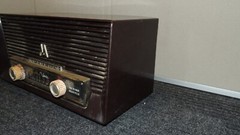 Vintage Motorola Golden Voice Bakelite Tube Radio