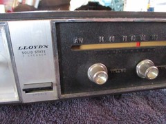 Vintage LLOYD&rsquo;S Solid State 2 Speaker Clock Radio Model 9J45G-37A Works Tested