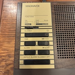 Vintage Magnavox Electronic Clock Radio D3040 Woodgrain Tested Working