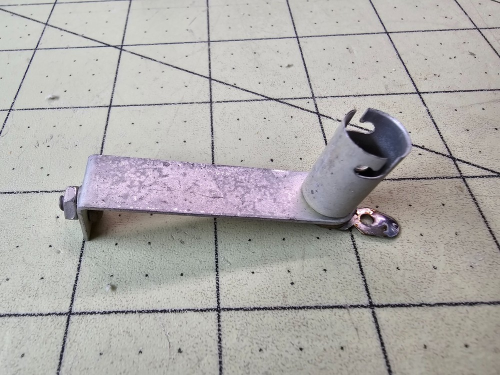Genuine Vintage Heathkit SB-301 Ham Radio Parts – Light / Lamp Bulb Holder