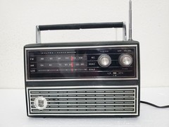 Vintage Magnavox Model 1R1201 AM / FM Radio Made in Japan Retro – *READ*