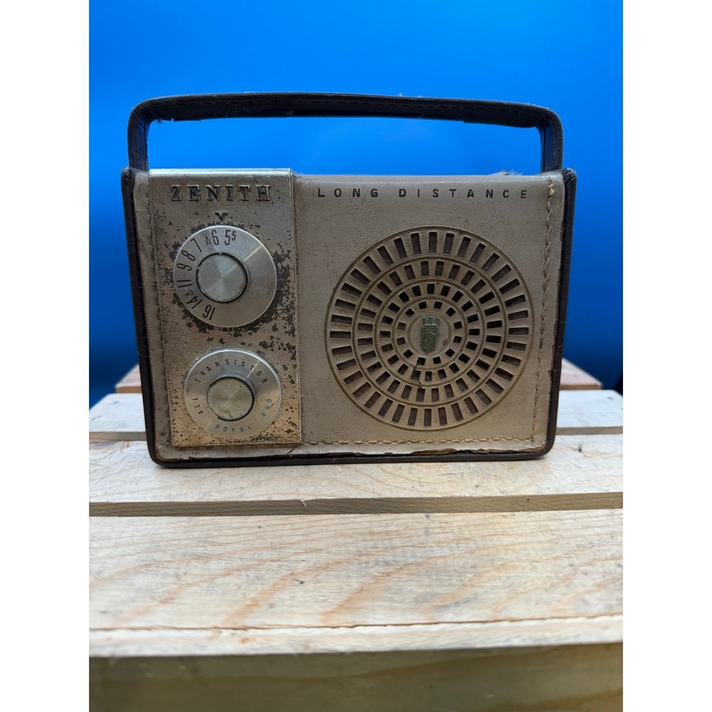 Zenith Royal 490L « Long Distance » Portable Radio – (Chassis 7KT45Z1)