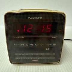 Magnavox Cube Clock Radio With FM/AM Tuner Dual Alarms Battery Backup Vintage